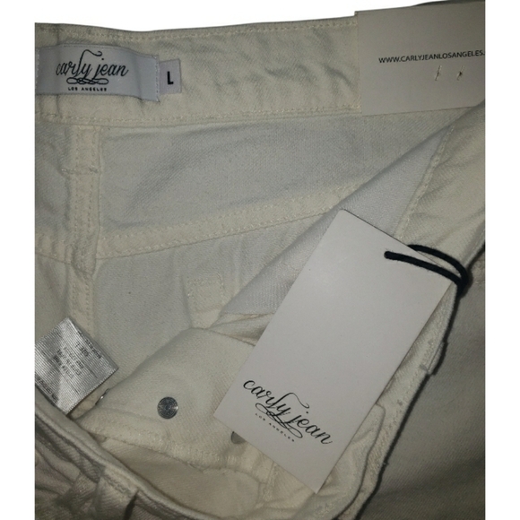 NWT Carly Jean Los Angeles White Denim Women Shorts- L - Picture 3 of 3